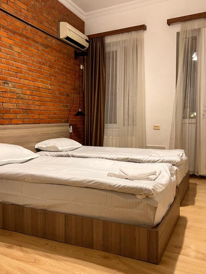 Tbil Inn Hotel Tbilisi Esterno foto