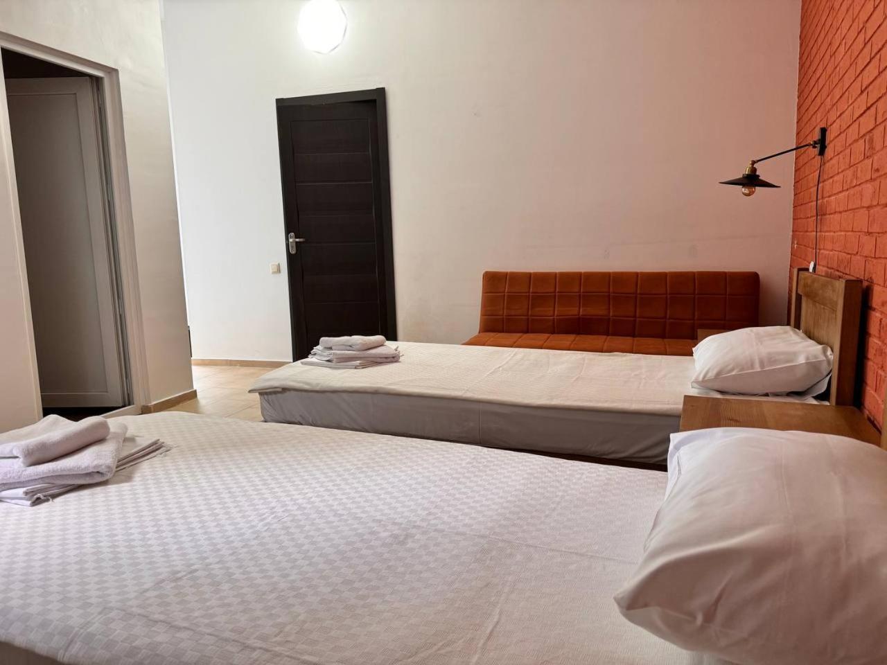 Tbil Inn Hotel Tbilisi Esterno foto
